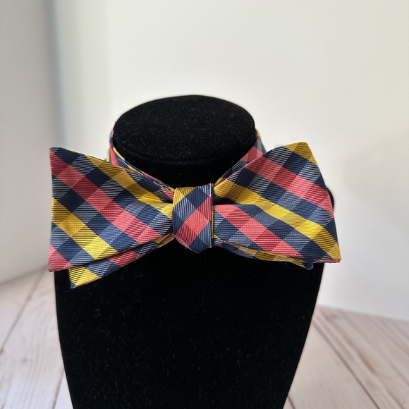 Lot of 3 men’s bow ties in assorted tying styles: Stafford, Old Spice & Vintage - Picture 2 of 3